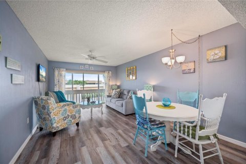 Copropriété à vendre à Punta Gorda, Floride: 2 chambres, 103.49 m2 № 2102572 - photo 11