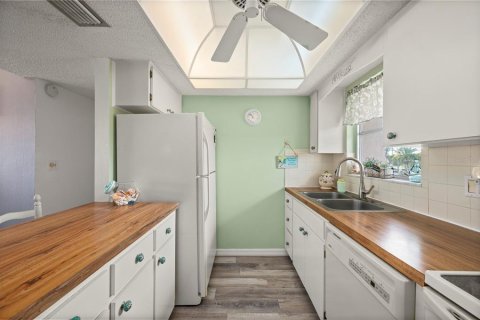 Copropriété à vendre à Punta Gorda, Floride: 2 chambres, 103.49 m2 № 2102572 - photo 8