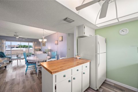 Copropriété à vendre à Punta Gorda, Floride: 2 chambres, 103.49 m2 № 2102572 - photo 9