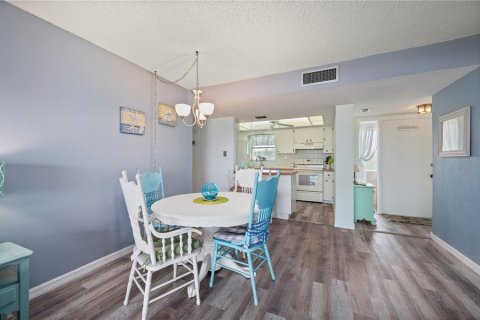 Copropriété à vendre à Punta Gorda, Floride: 2 chambres, 103.49 m2 № 2102572 - photo 14
