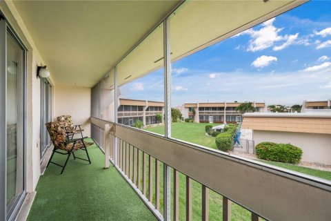 Copropriété à vendre à Punta Gorda, Floride: 2 chambres, 103.49 m2 № 2102572 - photo 17