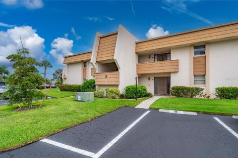 Copropriété à vendre à Punta Gorda, Floride: 2 chambres, 103.49 m2 № 2102572 - photo 3