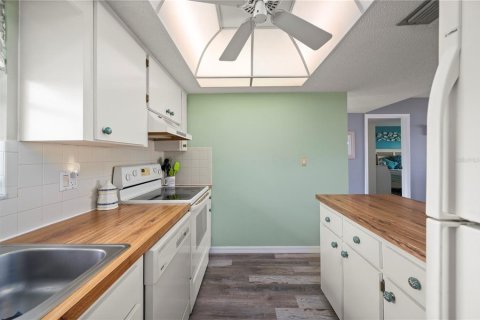 Copropriété à vendre à Punta Gorda, Floride: 2 chambres, 103.49 m2 № 2102572 - photo 10