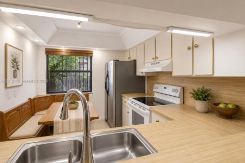 Купить кондоминиум в Майами, Флорида 2 спальни, 140.38м2, № 2190340 - фото 11