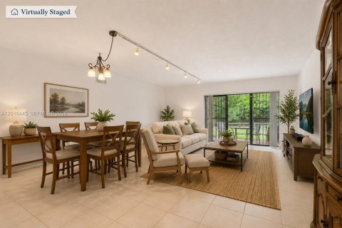 Купить кондоминиум в Майами, Флорида 2 спальни, 140.38м2, № 2190340 - фото 3