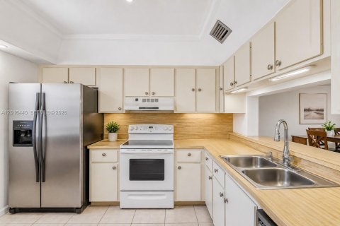 Купить кондоминиум в Майами, Флорида 2 спальни, 140.38м2, № 2190340 - фото 7