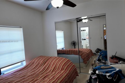 Commercial property in Miami, Florida 284.19 sq.m. № 1979149 - photo 26