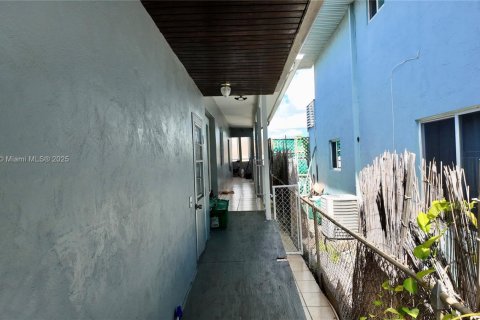 Commercial property in Miami, Florida 284.19 sq.m. № 1979149 - photo 3