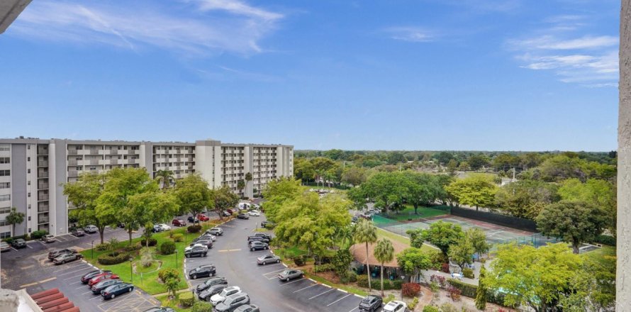 Condo in Lauderhill, Florida, 2 bedrooms № 1073474