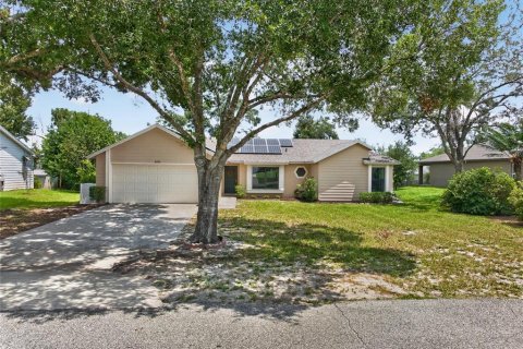 Casa en Deltona, Florida 3 dormitorios, 154.59 m2 № 2305204