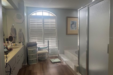 House in Valrico, Florida 3 bedrooms, 197.7 sq.m. № 1908693 - photo 11