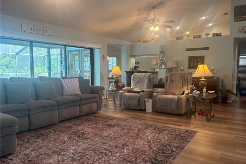 House in Valrico, Florida 3 bedrooms, 197.7 sq.m. № 1908693 - photo 3