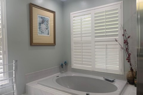 House in Valrico, Florida 3 bedrooms, 197.7 sq.m. № 1908693 - photo 12