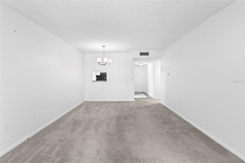 Condo in Ormond Beach, Florida, 1 bedroom  № 1803727 - photo 10