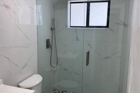 House in Pembroke Pines, Florida 3 bedrooms, 124.58 sq.m. № 2068397 - photo 8