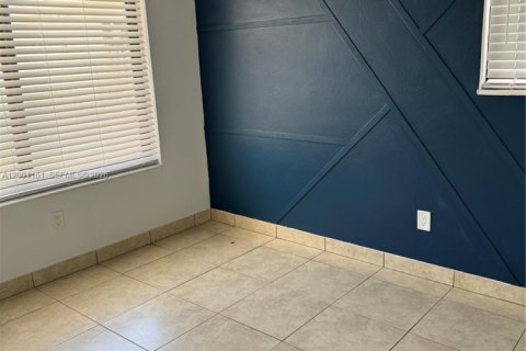 House in Pembroke Pines, Florida 3 bedrooms, 124.58 sq.m. № 2068397 - photo 5