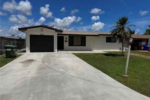 House in Pembroke Pines, Florida 3 bedrooms, 124.58 sq.m. № 2068397 - photo 13