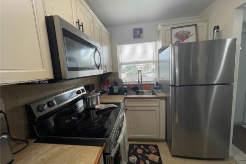 Condominio en venta en Sunrise, Florida, 2 dormitorios, 78.97 m2 № 2261188 - foto 2