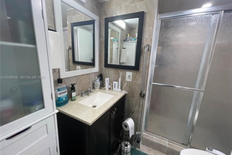 Condominio en venta en Sunrise, Florida, 2 dormitorios, 78.97 m2 № 2261188 - foto 27