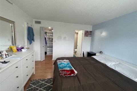 Condominio en venta en Sunrise, Florida, 2 dormitorios, 78.97 m2 № 2261188 - foto 19
