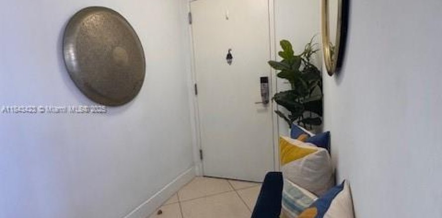 Condo in Miami, Florida, 2 bedrooms № 1836814