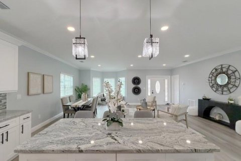 House in Tarpon Springs, Florida 3 bedrooms, 179.86 sq.m. № 2267227 - photo 15