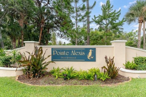 House in Tarpon Springs, Florida 3 bedrooms, 179.86 sq.m. № 2267227 - photo 2