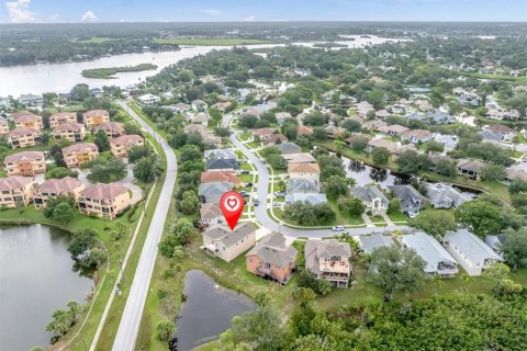 House in Tarpon Springs, Florida 3 bedrooms, 179.86 sq.m. № 2267227 - photo 8
