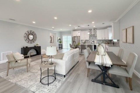 House in Tarpon Springs, Florida 3 bedrooms, 179.86 sq.m. № 2267227 - photo 9