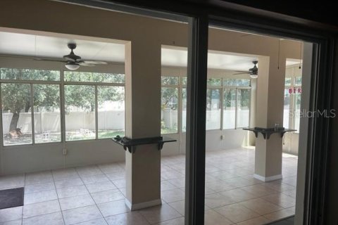 House in Apollo Beach, Florida 4 bedrooms, 265.14 sq.m. № 2157460 - photo 6