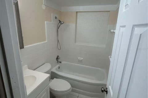 House in Seminole, Florida 4 bedrooms, 301.28 sq.m. № 1591798 - photo 11