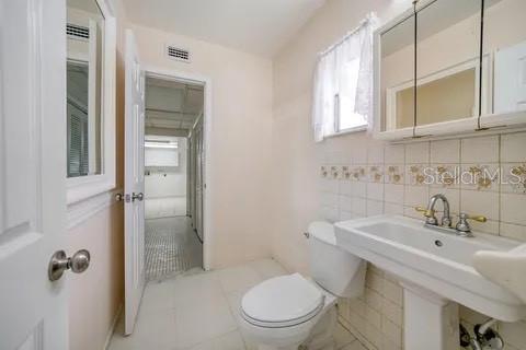 House in Seminole, Florida 4 bedrooms, 301.28 sq.m. № 1591798 - photo 17