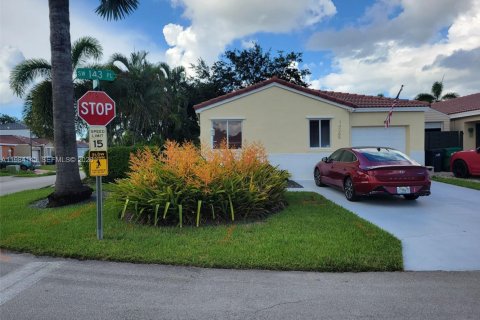 Villa ou maison à Miami, Floride 3 chambres, 130.62 m2 № 2069298