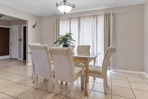 Villa ou maison à vendre à Port Charlotte, Floride: 4 chambres, 183.11 m2 № 1545133 - photo 11