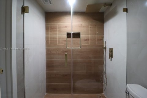 Condominio en venta en Sunny Isles Beach, Florida, 1 dormitorio, 67.35 m2 № 1764991 - foto 19