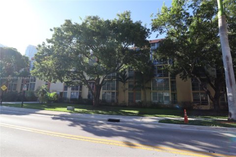 Condominio en venta en Sunny Isles Beach, Florida, 1 dormitorio, 67.35 m2 № 1764991 - foto 25