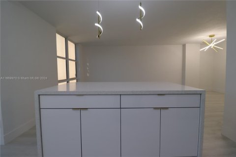 Condominio en venta en Sunny Isles Beach, Florida, 1 dormitorio, 67.35 m2 № 1764991 - foto 9