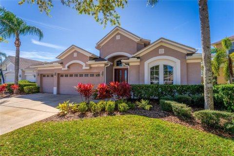 House in Orlando, Florida 4 bedrooms, 237.27 sq.m. № 1803219 - photo 2