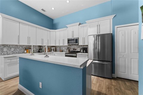 House in Orlando, Florida 4 bedrooms, 237.27 sq.m. № 1803219 - photo 10