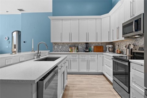 House in Orlando, Florida 4 bedrooms, 237.27 sq.m. № 1803219 - photo 9