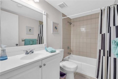 Apartment in Sarasota, Florida 2 bedrooms, 69.12 sq.m. № 1813291 - photo 14