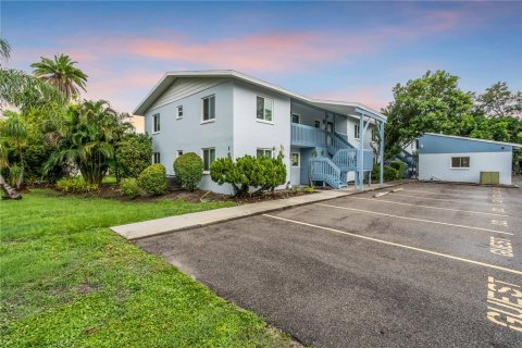 Apartment in Sarasota, Florida 2 bedrooms, 69.12 sq.m. № 1813291 - photo 1