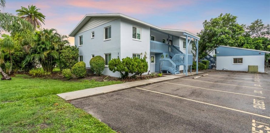 Apartment in Sarasota, Florida 2 bedrooms, 69.12 sq.m. № 1813291