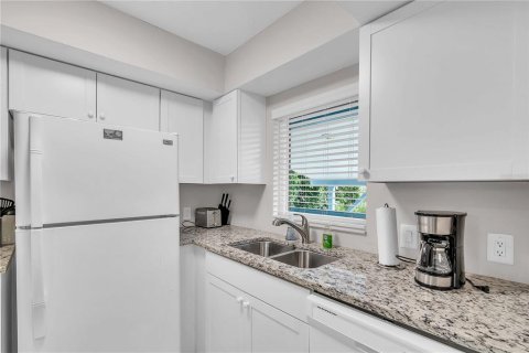 Apartment in Sarasota, Florida 2 bedrooms, 69.12 sq.m. № 1813291 - photo 4