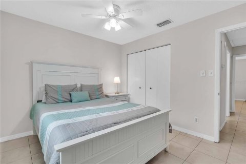 Apartment in Sarasota, Florida 2 bedrooms, 69.12 sq.m. № 1813291 - photo 11