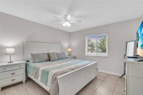Apartment in Sarasota, Florida 2 bedrooms, 69.12 sq.m. № 1813291 - photo 12