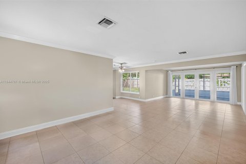 House in Lighthouse Point, Florida 3 bedrooms, 183.11 sq.m. № 1842421 - photo 12