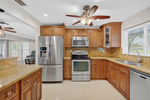 House in Lighthouse Point, Florida 3 bedrooms, 183.11 sq.m. № 1842421 - photo 22