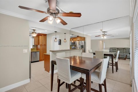 House in Lighthouse Point, Florida 3 bedrooms, 183.11 sq.m. № 1842421 - photo 13