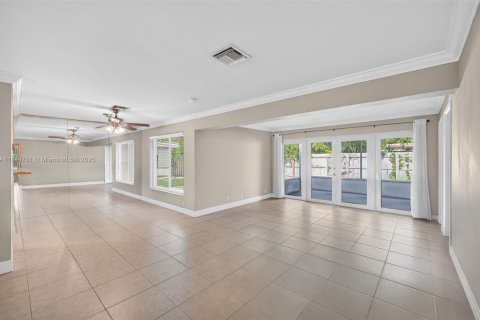 House in Lighthouse Point, Florida 3 bedrooms, 183.11 sq.m. № 1842421 - photo 10